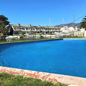 Apartamento En Con Vistas Al Canal Y Piscina, Rosas